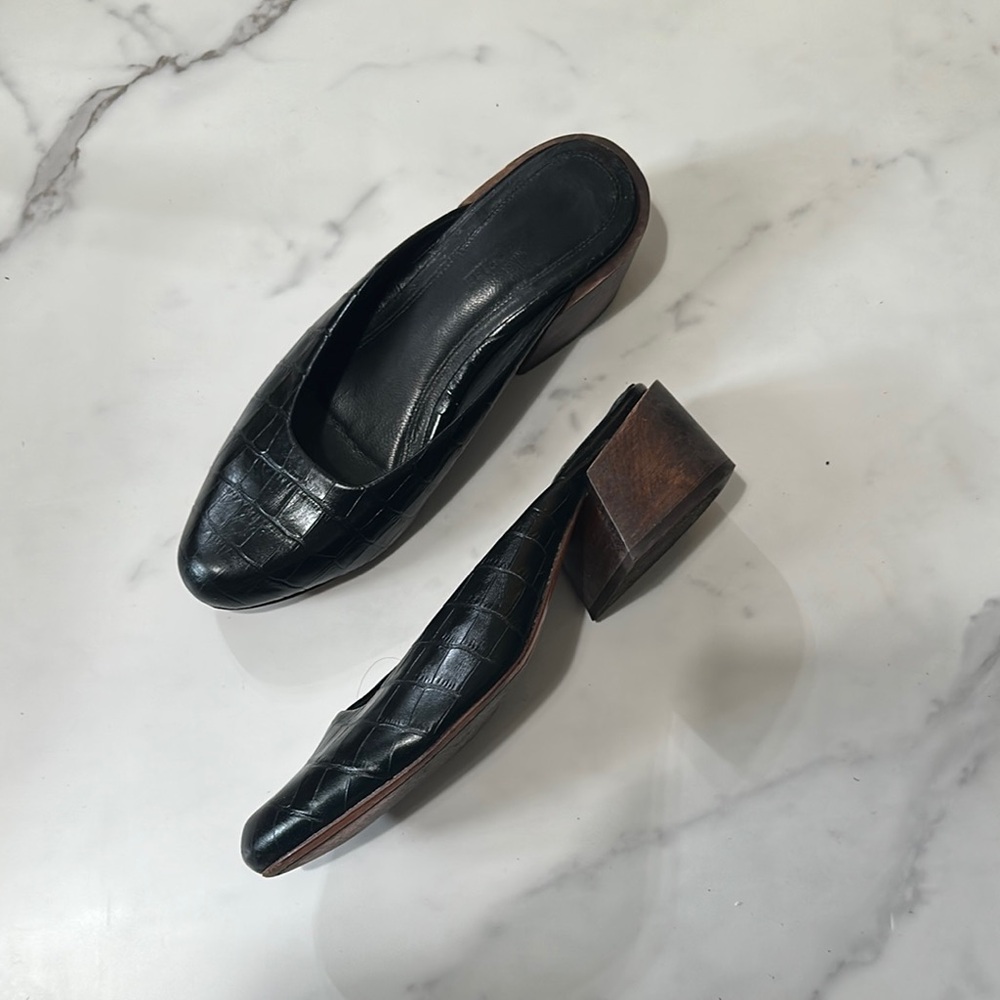Mari Giudicelli Leblon Mules 37